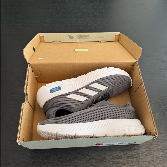 NWT Adidas Cloudfoam Comfy Gray and White Running Shoes main image 4